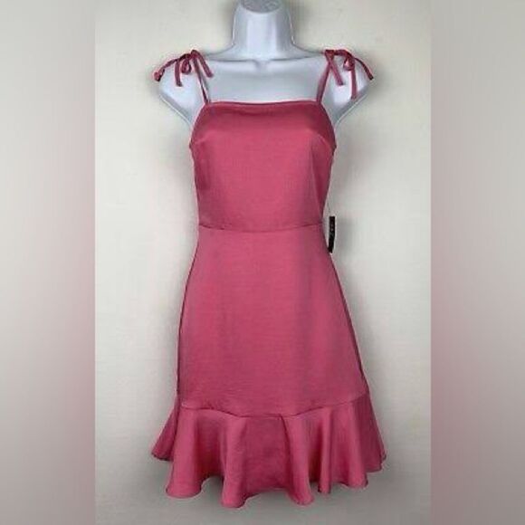 NWT Express Ruffle Hem Fit n Flare Mini Dress Barbie pink Small - Picture 1 of 7